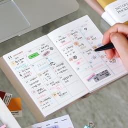 [インディゴ]2027 オフィシャル A6 ポケットダイアリー（日付型ミニ月間手帳）ハン.. 2