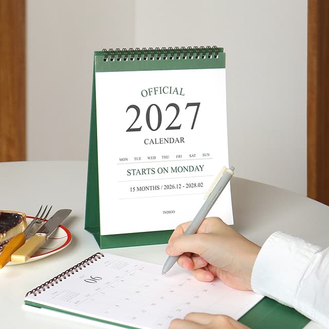 【インディゴ】2027 オフィシャル 月曜始まり卓上カレンダー（教師業務用デス.. 1